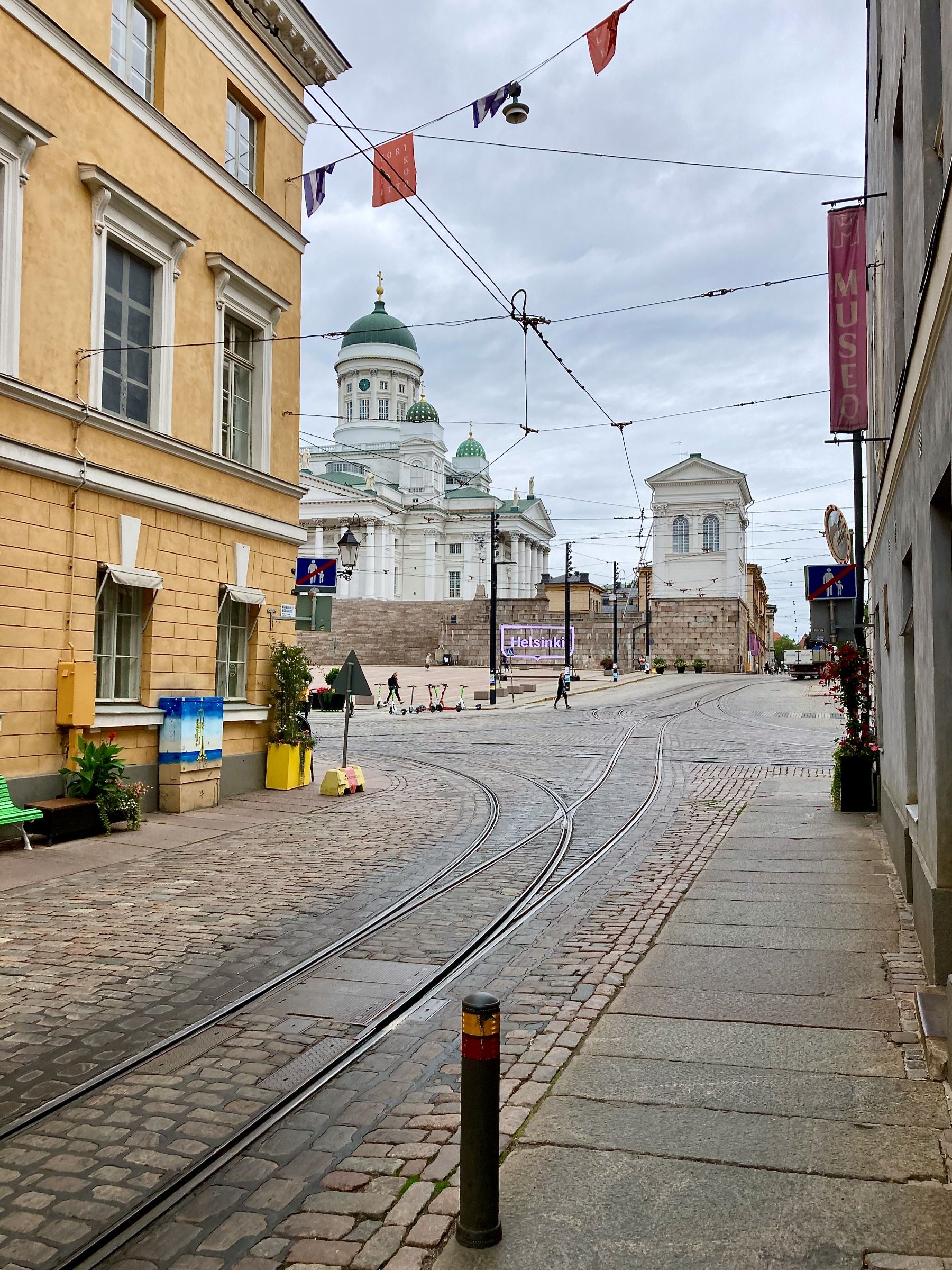 Blick auf den Dom von Helsinki