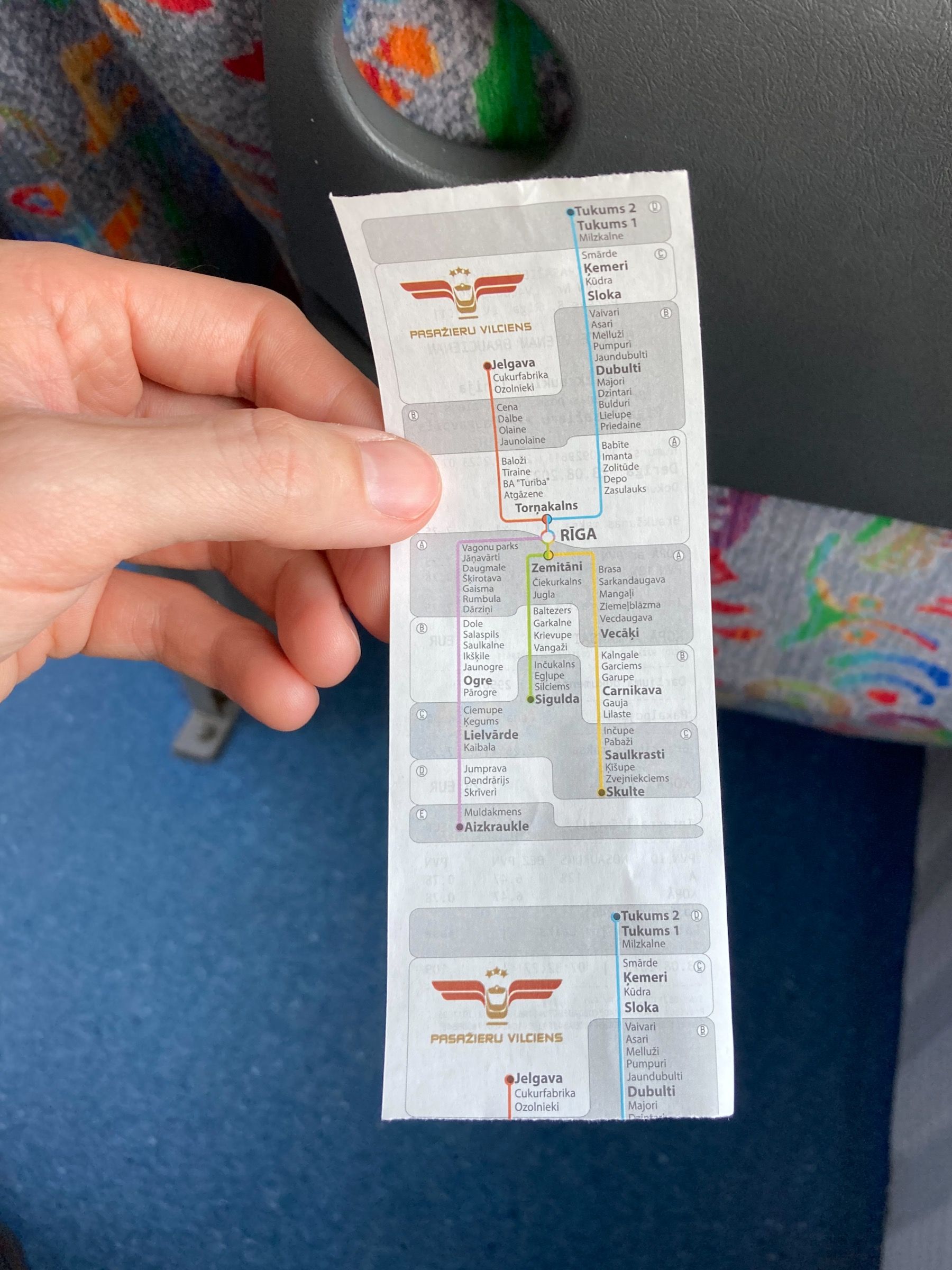 Rückseite des Tickets der lettischen Bahn mit einer Karte der Bahnstrecken in Lettland