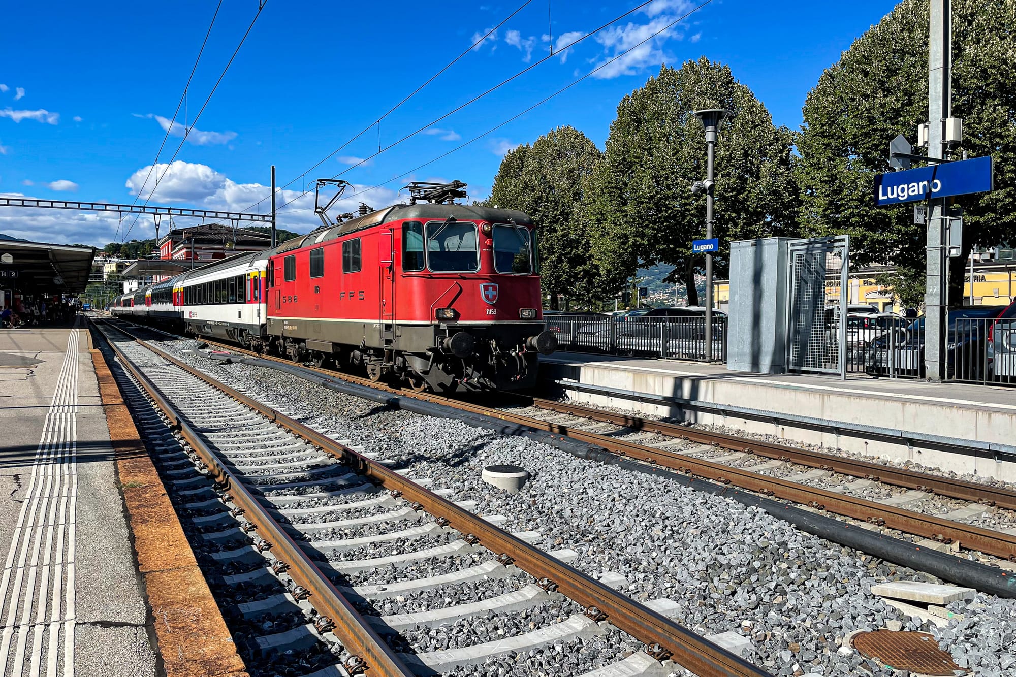 Gotthard Panorama Express im Bahnhof Lugano