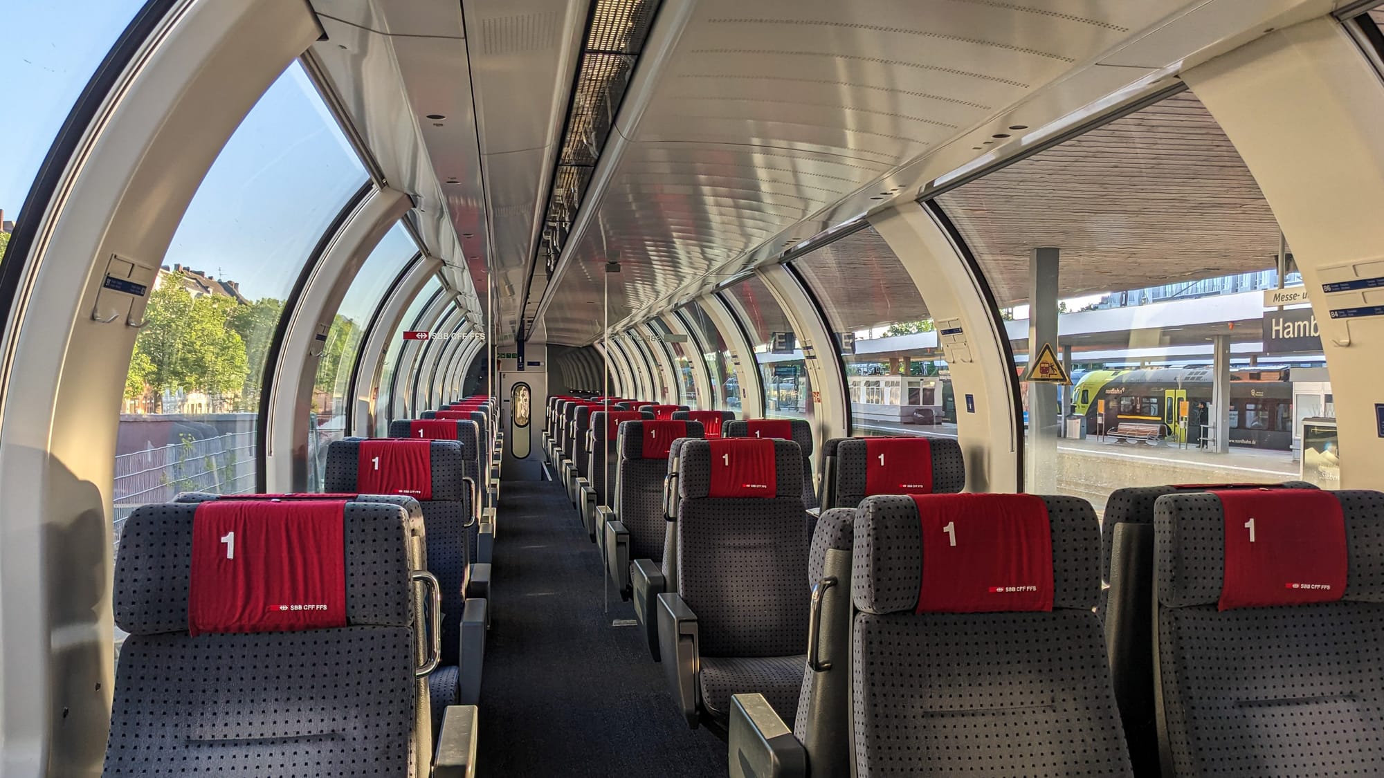 Panoramawagen im Bahnhof Hamburg-Altona