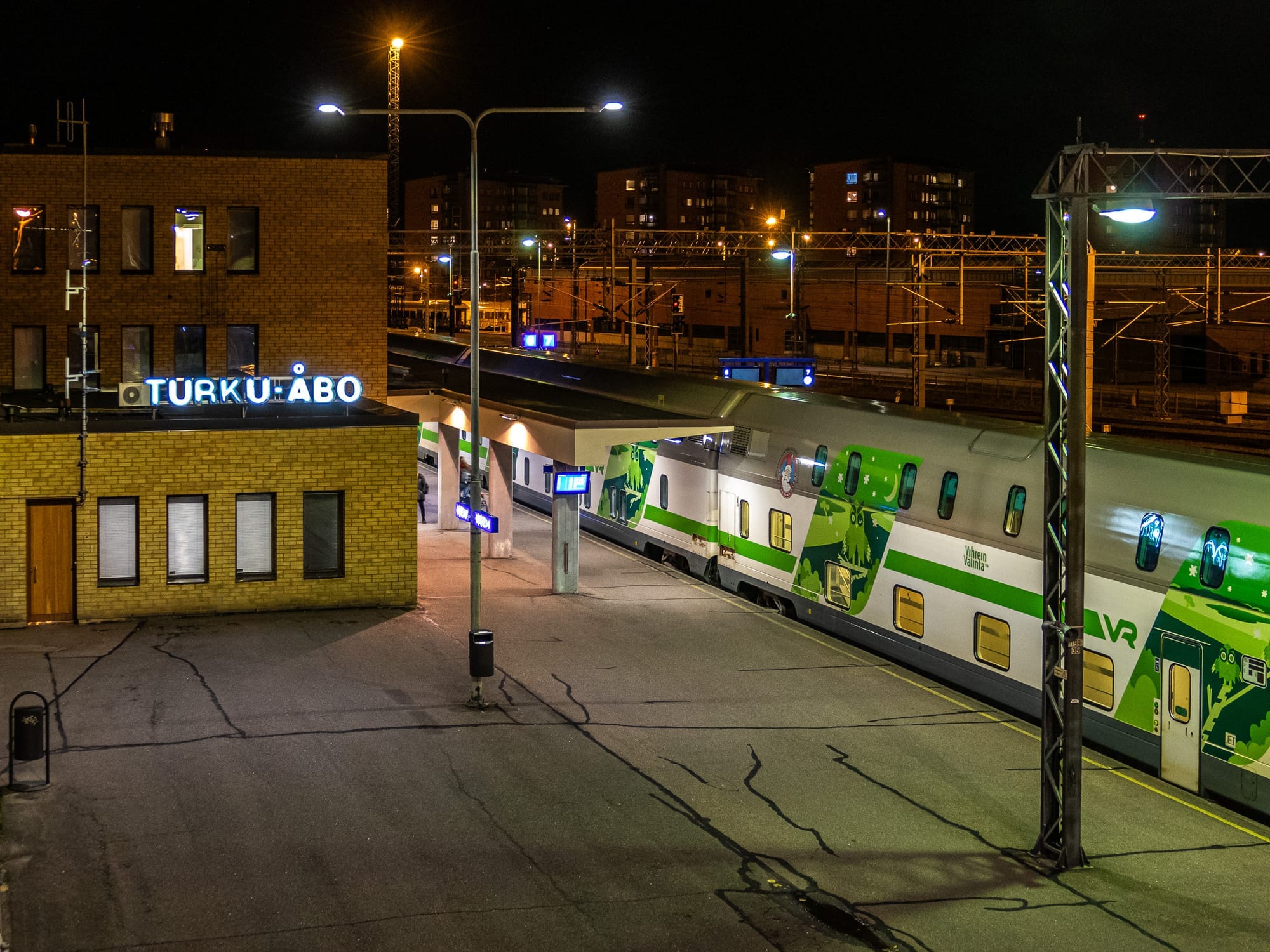 Nachtzug am Bahnhof Turku