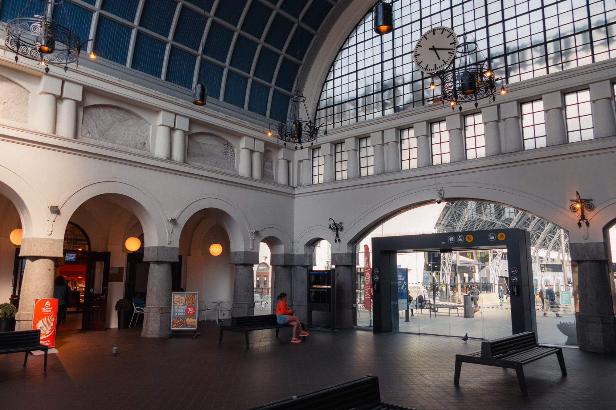 Warteraum im Bahnhof Bergen