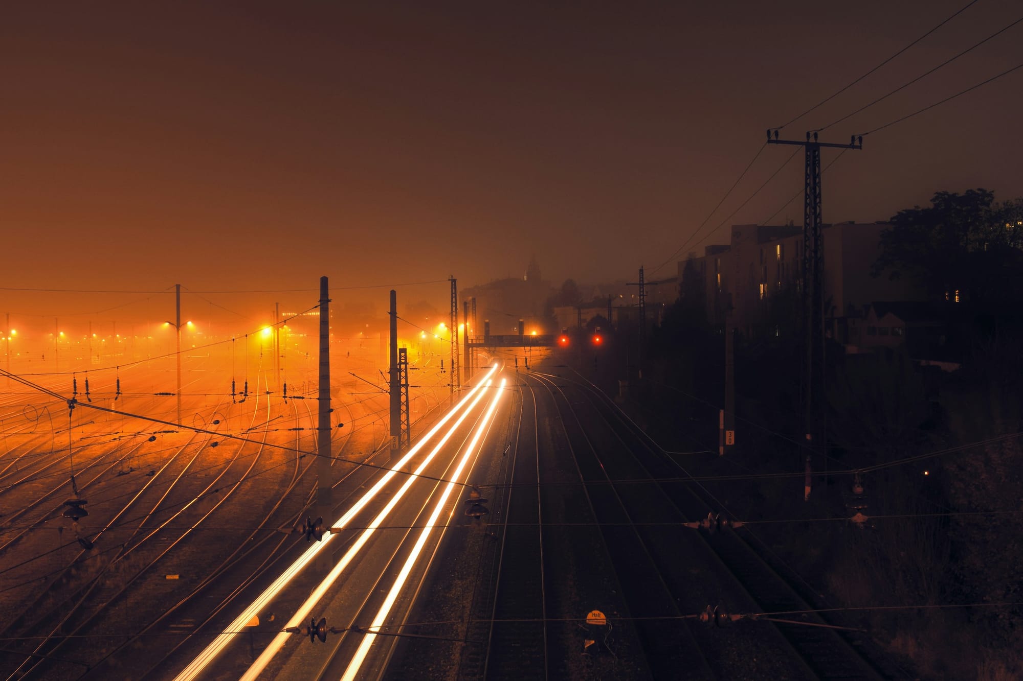 Lichtspuren in der Nacht