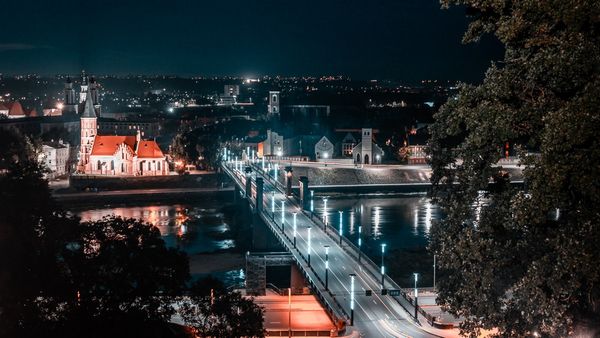Nächtliche Ansicht von Kaunas, Litauen